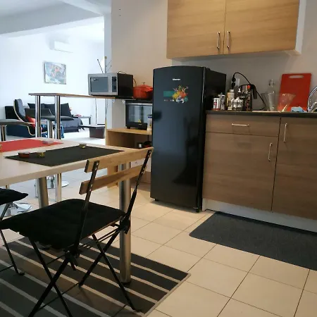 Poseidonia 75sqm Canal 아파트 *