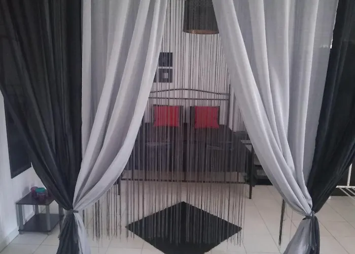 Poseidonia 75sqm Canal